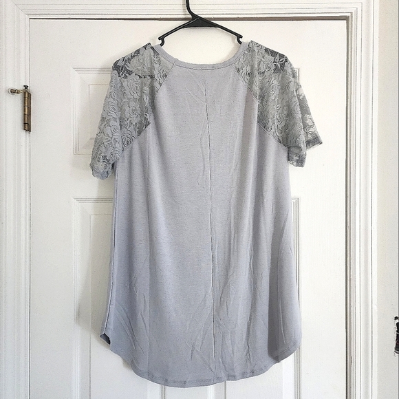 NWOT Zenana Lace Sleeves V-Neck Gray - Picture 2 of 4